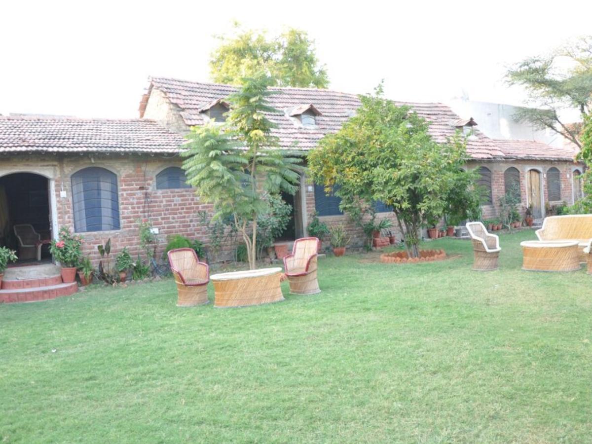 Shannu'S Ranch Inn พุชการ์ ภายนอก รูปภาพ